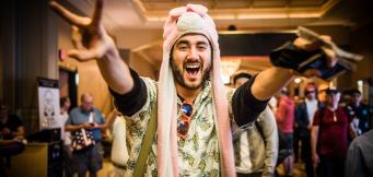 poker hat