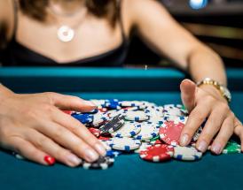 top 6 women in poker